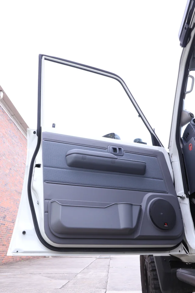 s945896115501574269_p84_i24_w4000 Image of Front & Rear 6