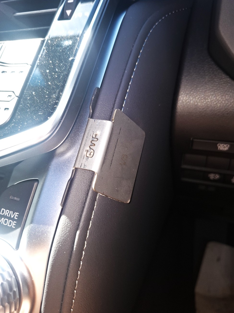 Image of GMH LC300 UHF Handpiece Mount - With FREE SHIPPING