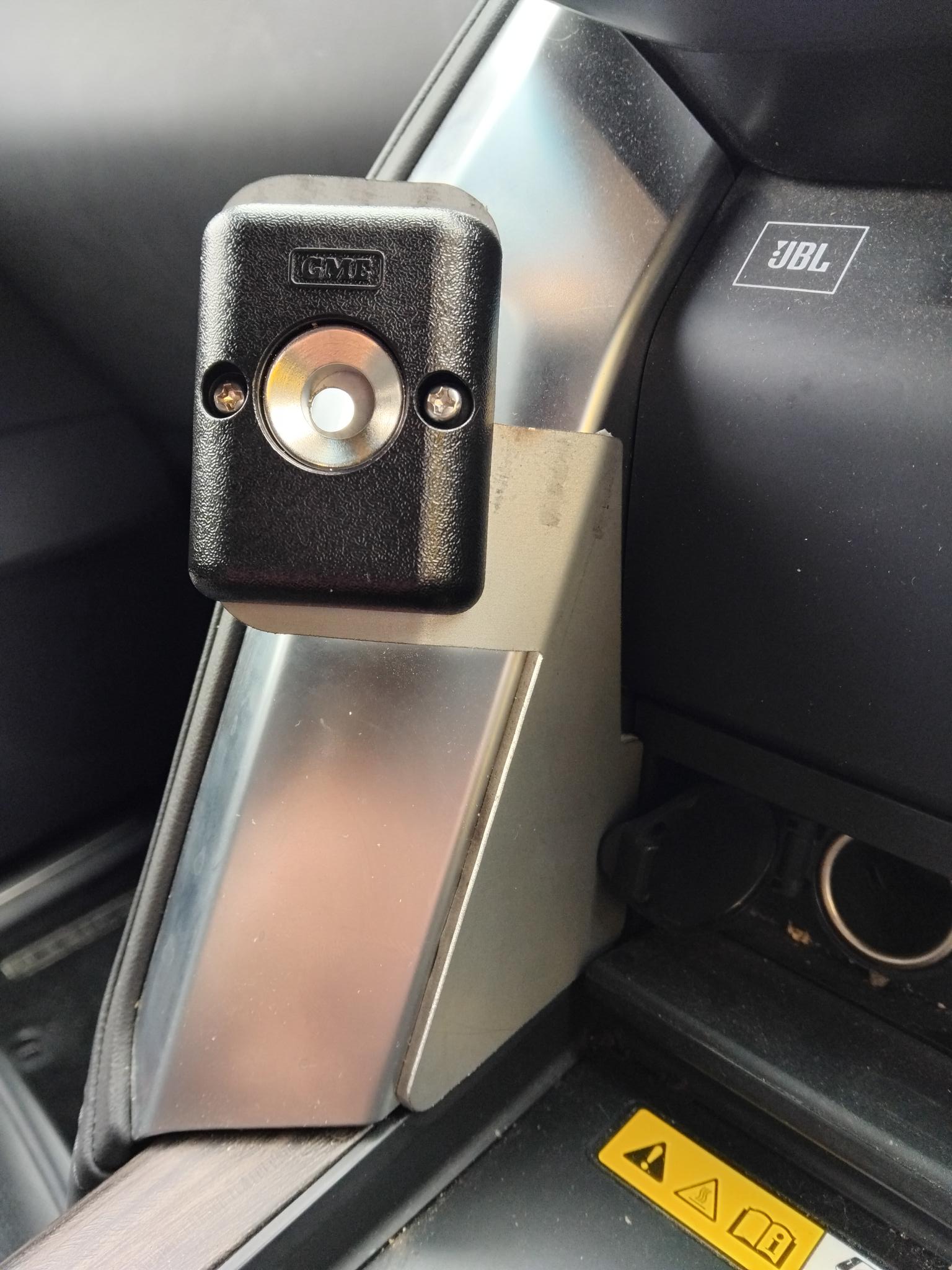 1000004774 Image of Land Cruiser 300 Series UHF/Phone Mount