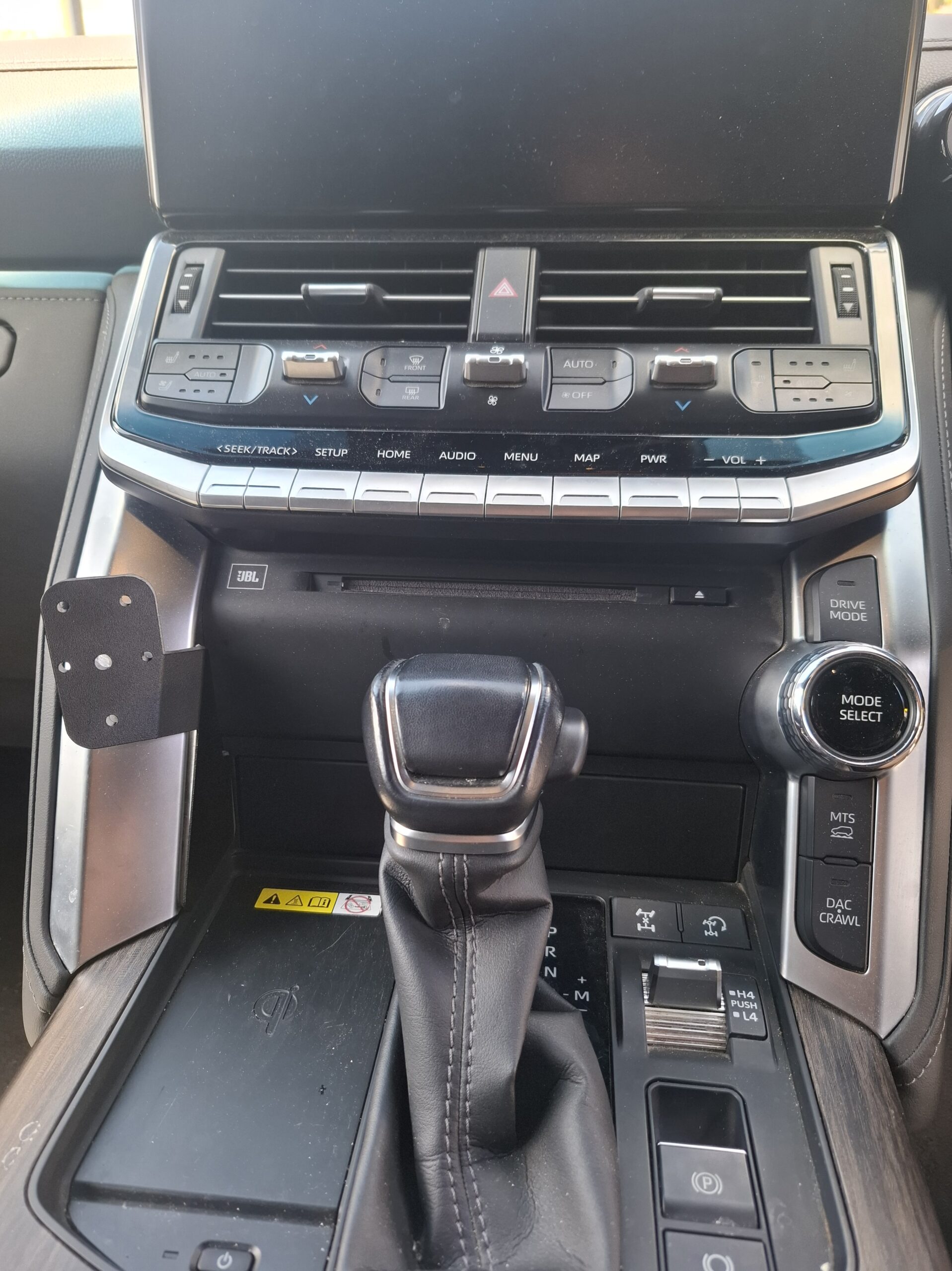 inbound4798192770458061191 Image of Land Cruiser 300 Series UHF/Phone Mount